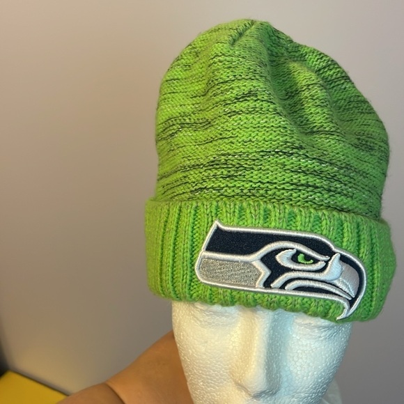 New Era Knit Rush NFL Seattle Seahawks Beanie Hat Cap Wool Blend Lining OSFM - Picture 1 of 13